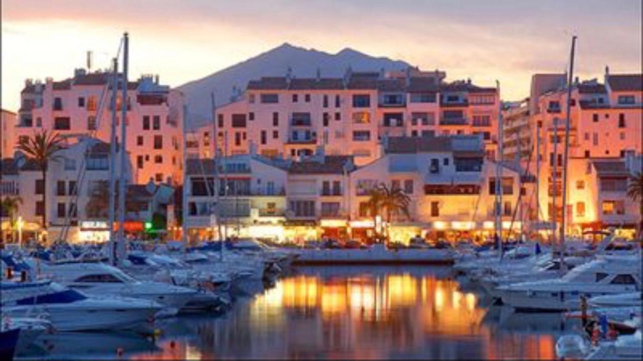 Beachfront Apartment In La Cala De Mijas Extérieur photo
